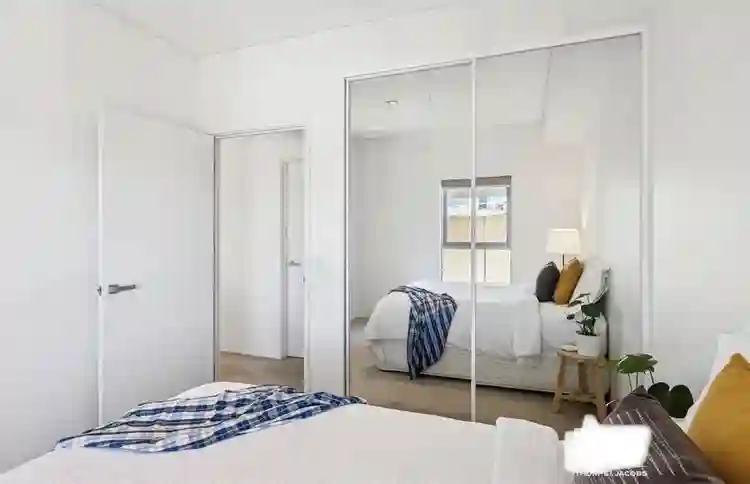 East Perth WA room available