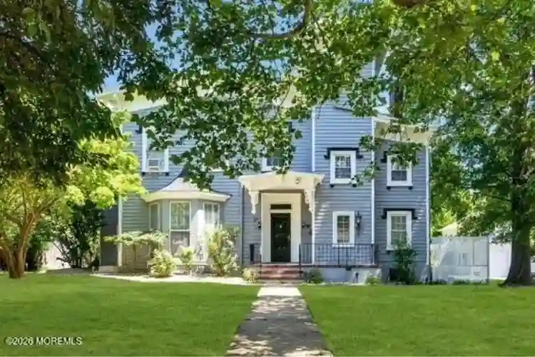 One bedroom available in Freehold
