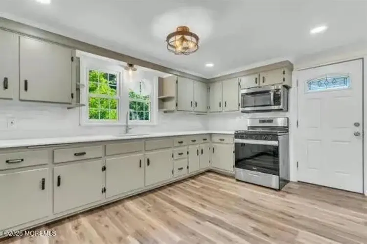 One bedroom available in Freehold
