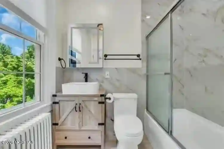 One bedroom available in Freehold
