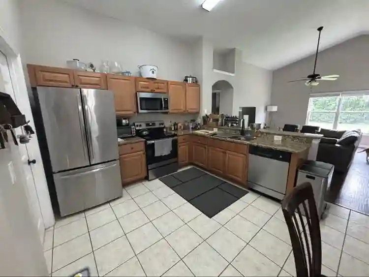 Room available in Hunters Creek