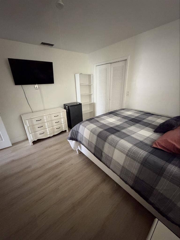 Room in Hollywood