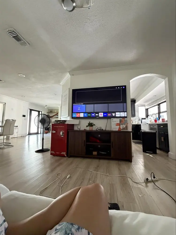 Room in Hollywood