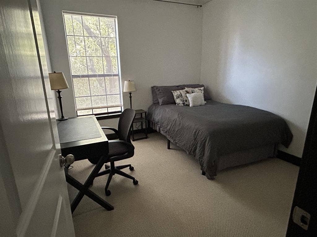 Furnished room in EaDo