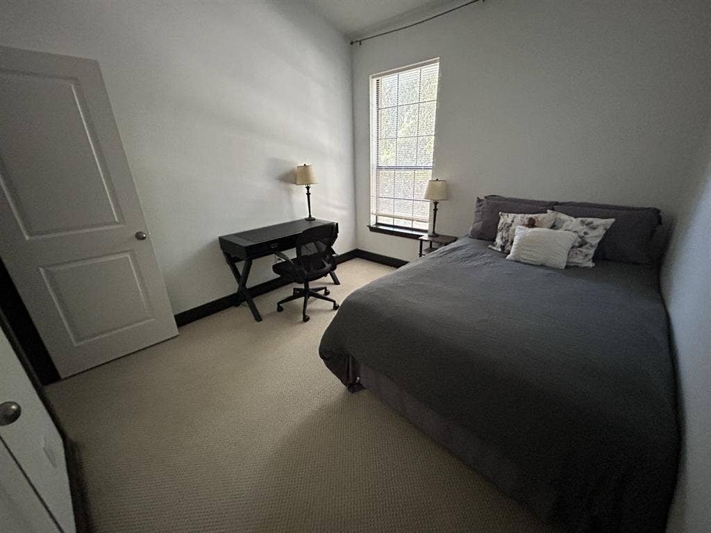 Furnished room in EaDo