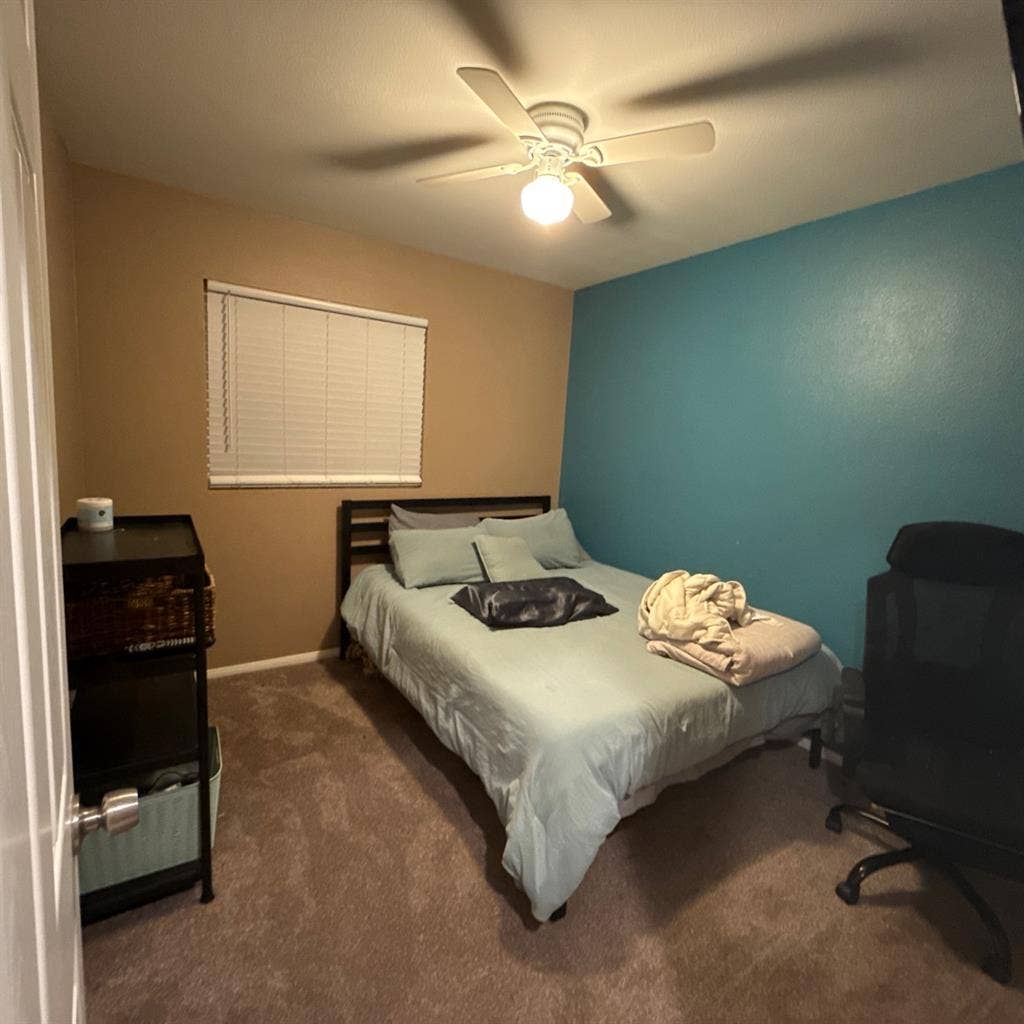 Room for rent (furnished or not!)