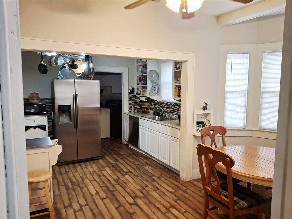 Bedroom Near Historic Downtown
