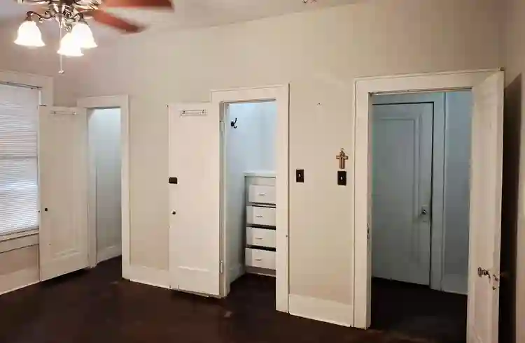 Bedroom Near Historic Downtown