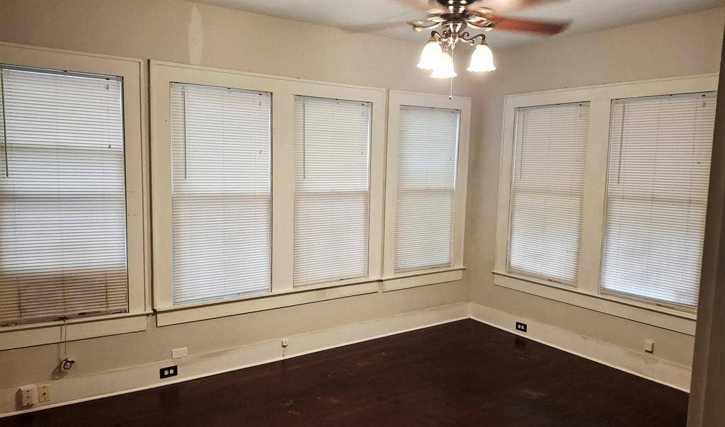 Bedroom Near Historic Downtown