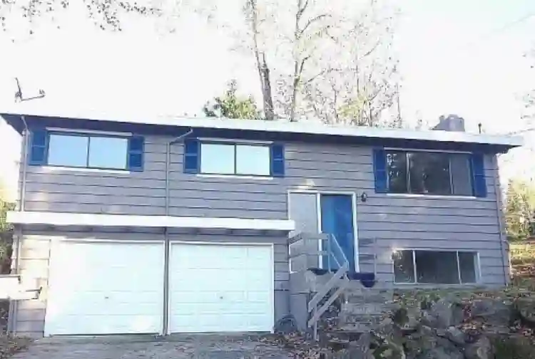Room for rent in Bellevue available