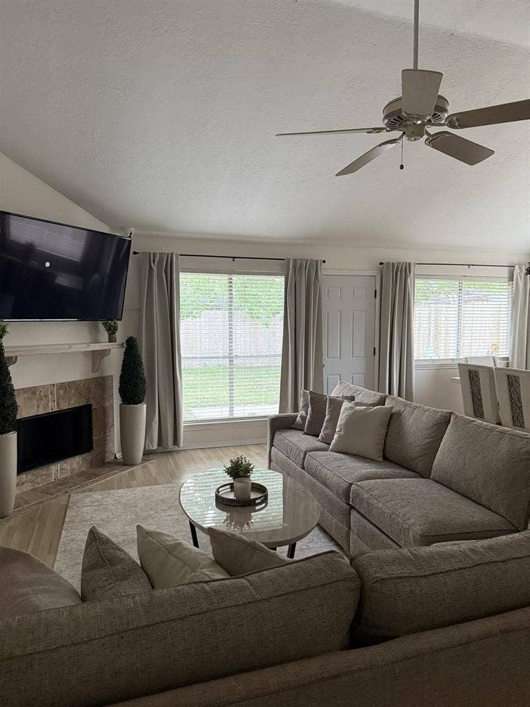 Cozy Room in a Quiet, Clean Home