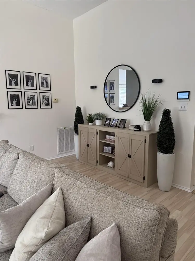 Cozy Room in a Quiet, Clean Home