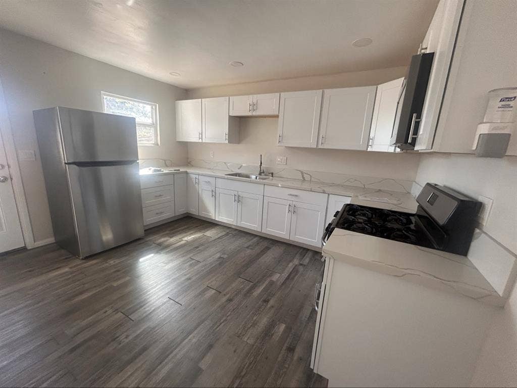 1 bed room for rent