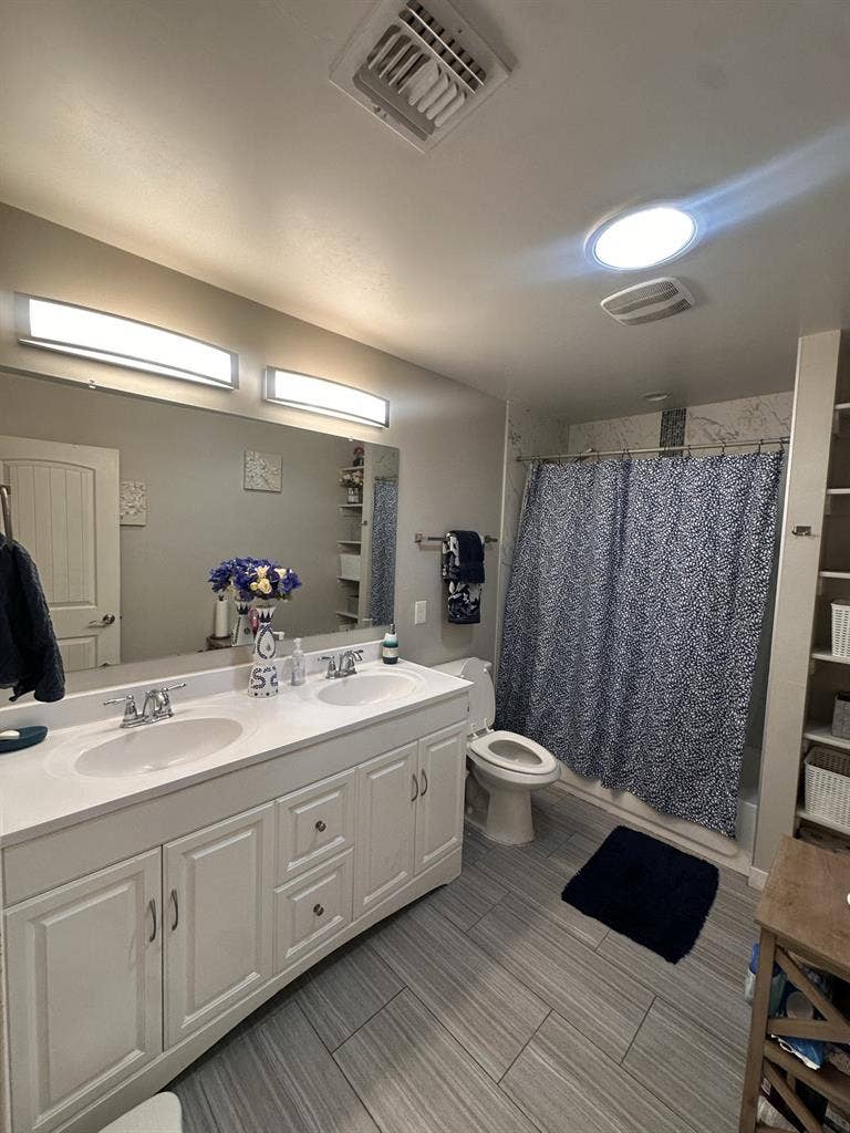 Room for rent in Central Phoenix