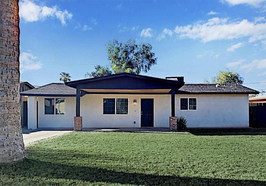 Room for rent in Central Phoenix