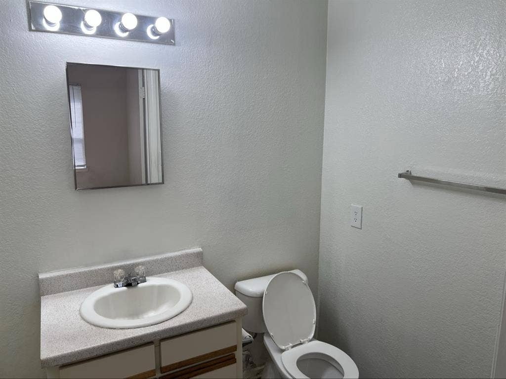 Shared Apartment in Kennesaw.