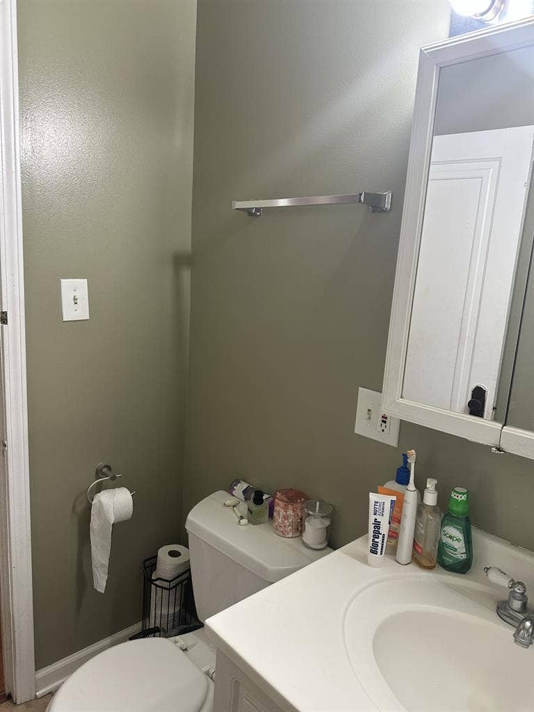 Furnished Room in Chicago 60618