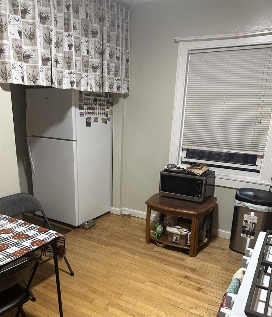Furnished Room in Chicago 60618