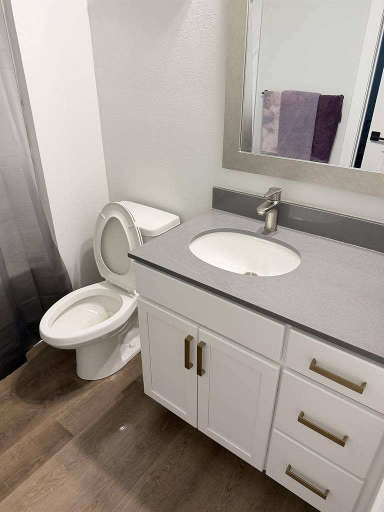 Room with en suite in newer Villa