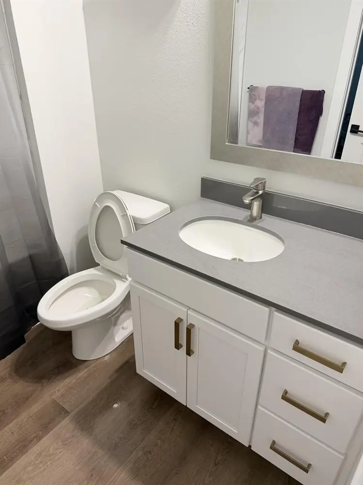 Room with en suite in newer Villa