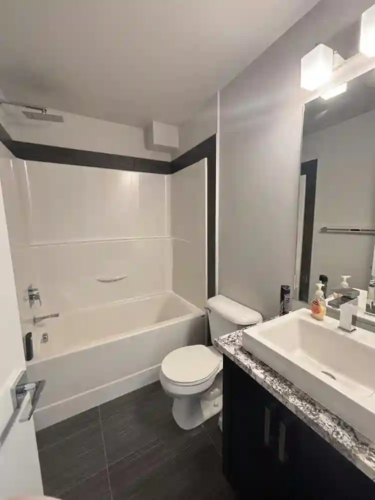 Looking for a female roommate
