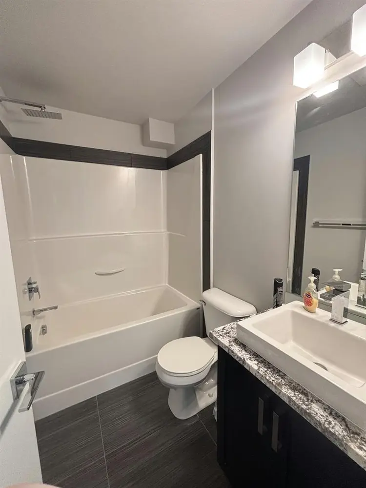 Looking for a female roommate