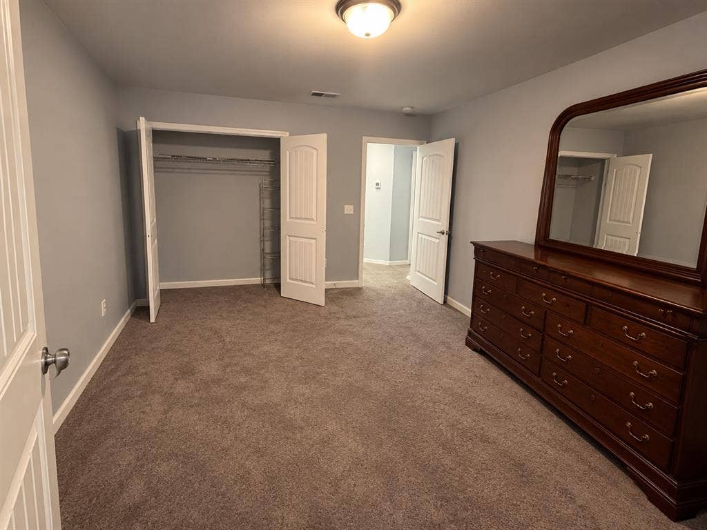 Looking for a responsible roommate