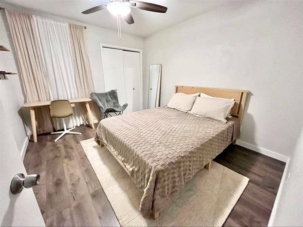 Furnished Room in East Riverside