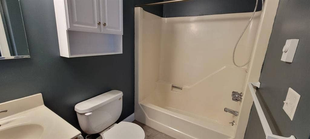 Furnished 1-BR unit in Manchester