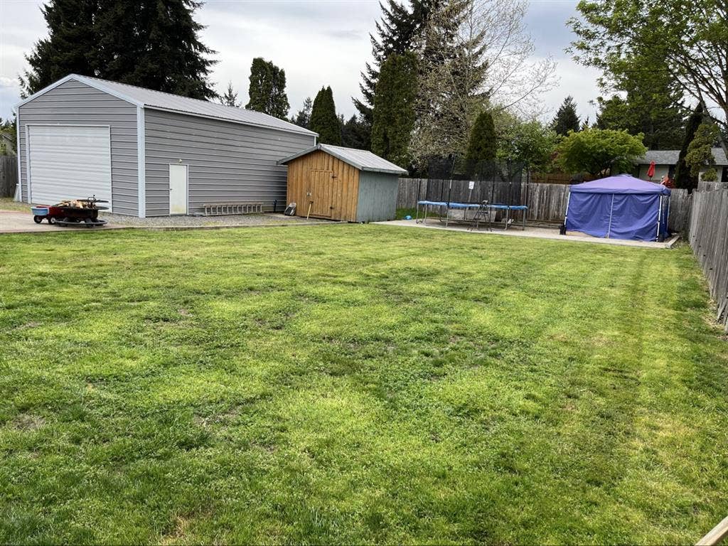 Room for rent in single story home.