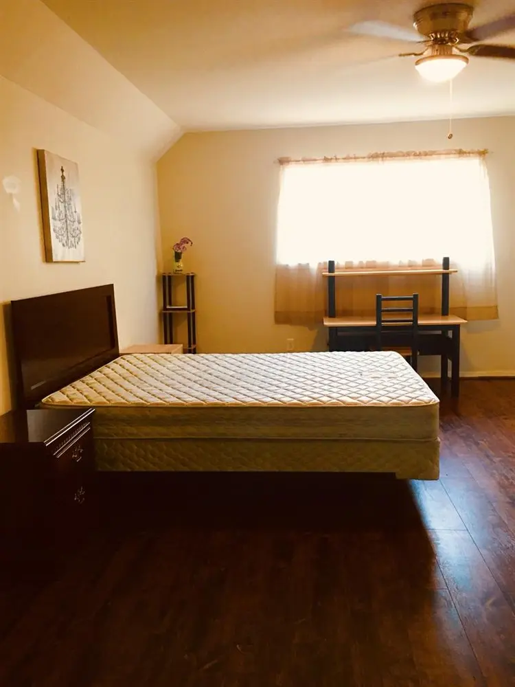 A private bedroom for rentt