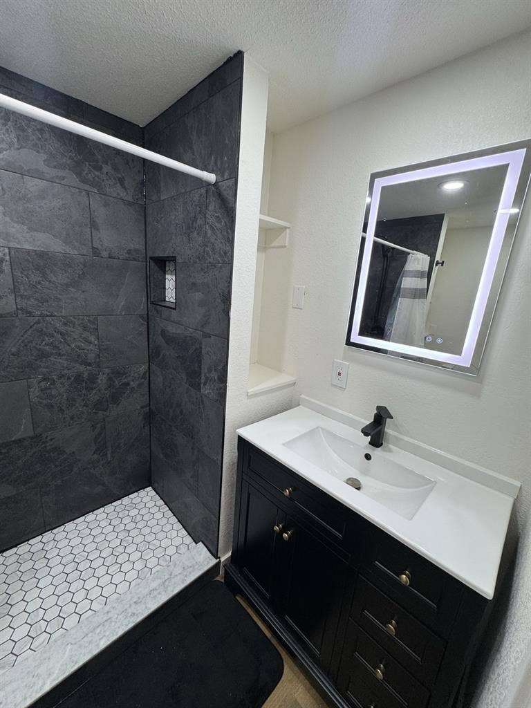 Beautifully renovated home near DTC