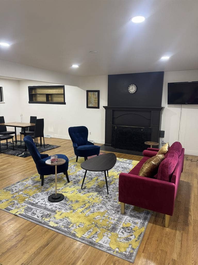Beautifully renovated home near DTC