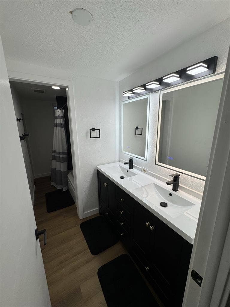 Beautifully renovated home near DTC