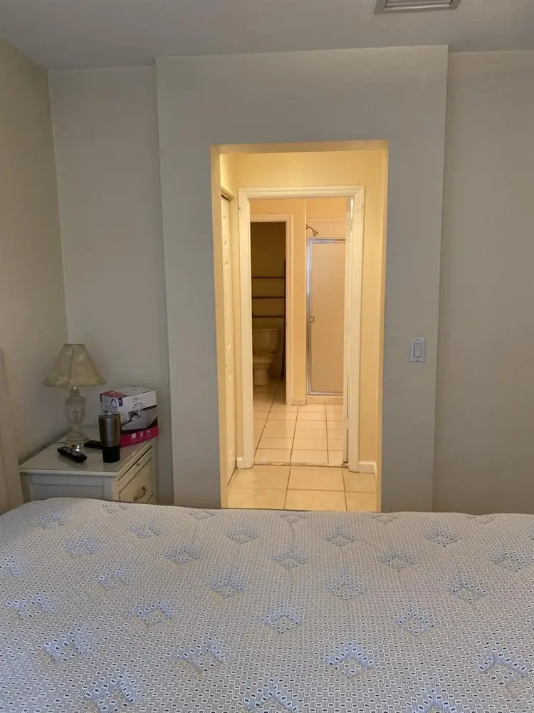 Furnished room w/Private bath