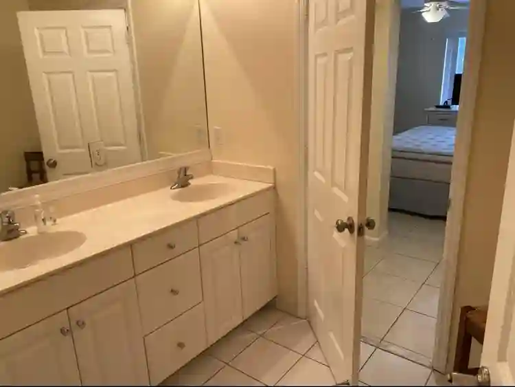 Furnished room w/Private bath