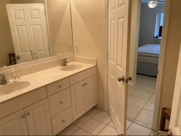 Furnished room w/Private bath