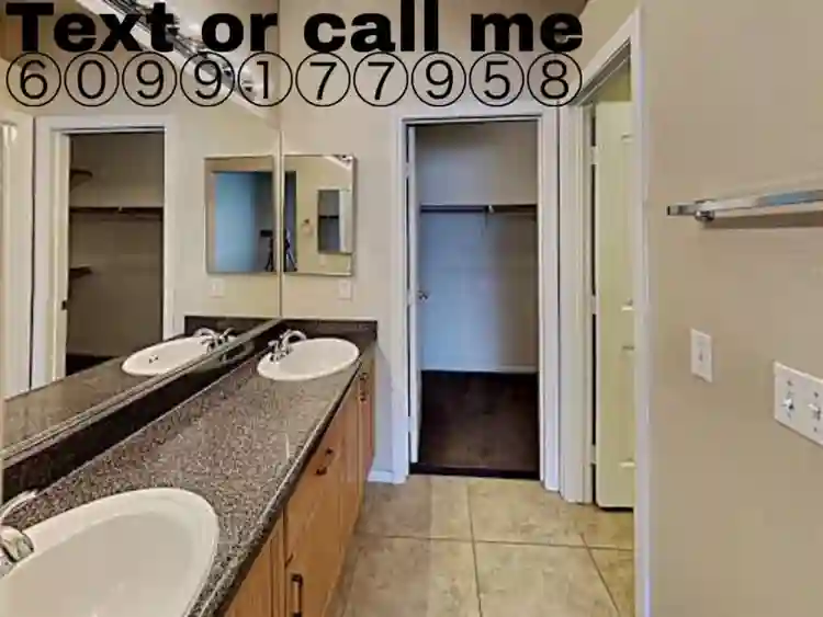 Private room for immediate move In