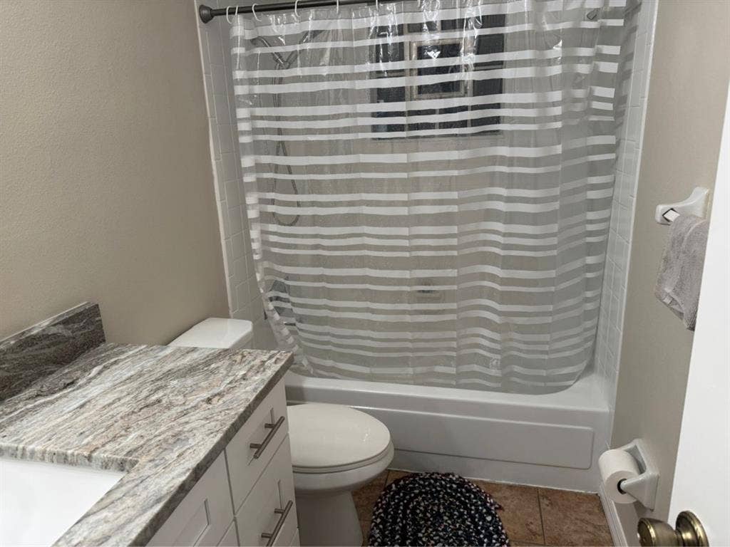 Master bedroom Private Bathroom