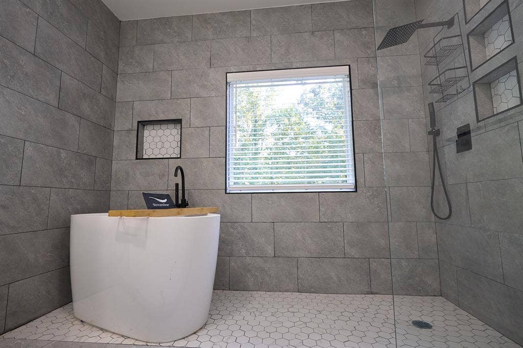 6 BR in Decatur