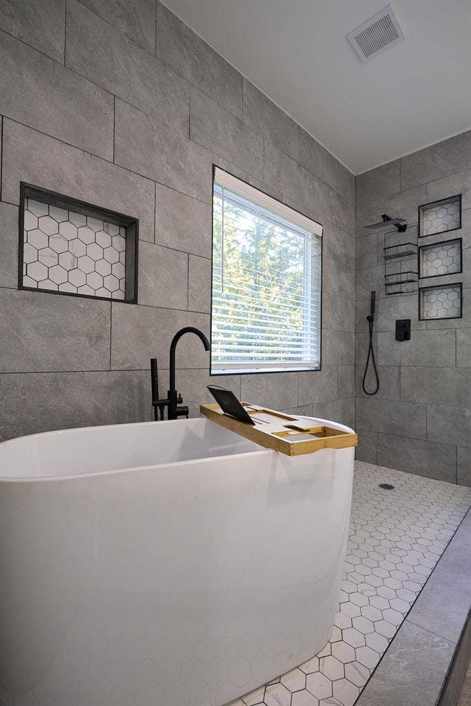6 BR in Decatur