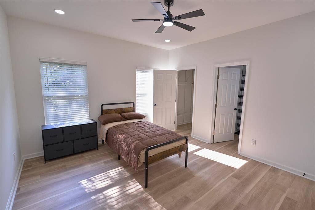 6 BR in Decatur