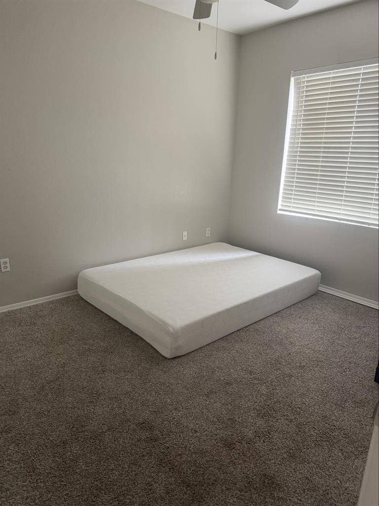 Private bed/bath near DT Gilbert