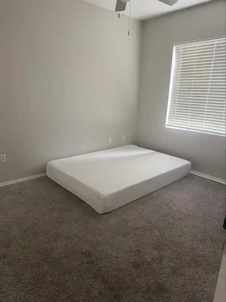 Private bed/bath near DT Gilbert