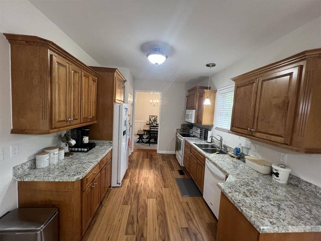 Room for rent in Lowell, NC