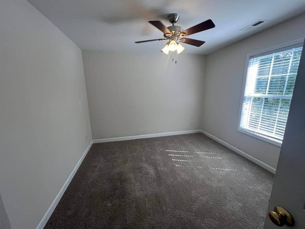 Room for rent in Lowell, NC