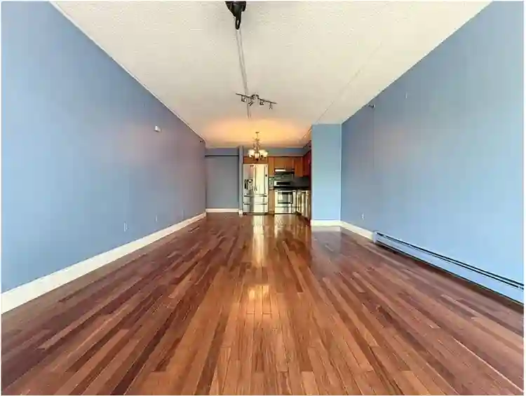 Prof. managed Condo in Newton MA