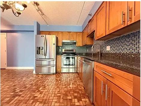 Prof. managed Condo in Newton MA