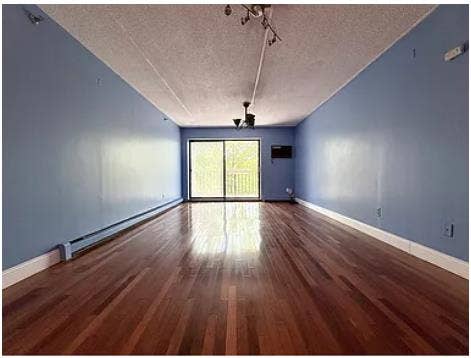 Prof. managed Condo in Newton MA