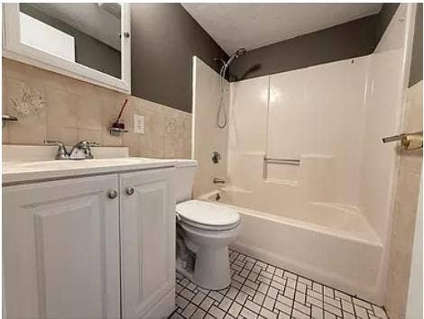 Prof. managed Condo in Newton MA
